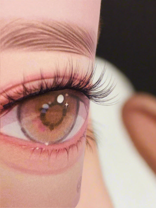 Honey short false eyelash.  Blends with natural lashes with a wispy end for that sexy look 